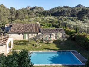 Au petit Mas. Location maison avec piscine à St rémy de provence