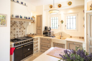 Au petit Mas. Location maison avec piscine à St rémy de provence