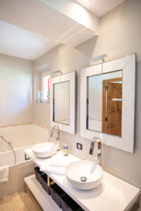 Au petit Mas. Location maison avec piscine à St rémy de provence