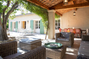 Au petit Mas. Location maison avec piscine à St rémy de provence