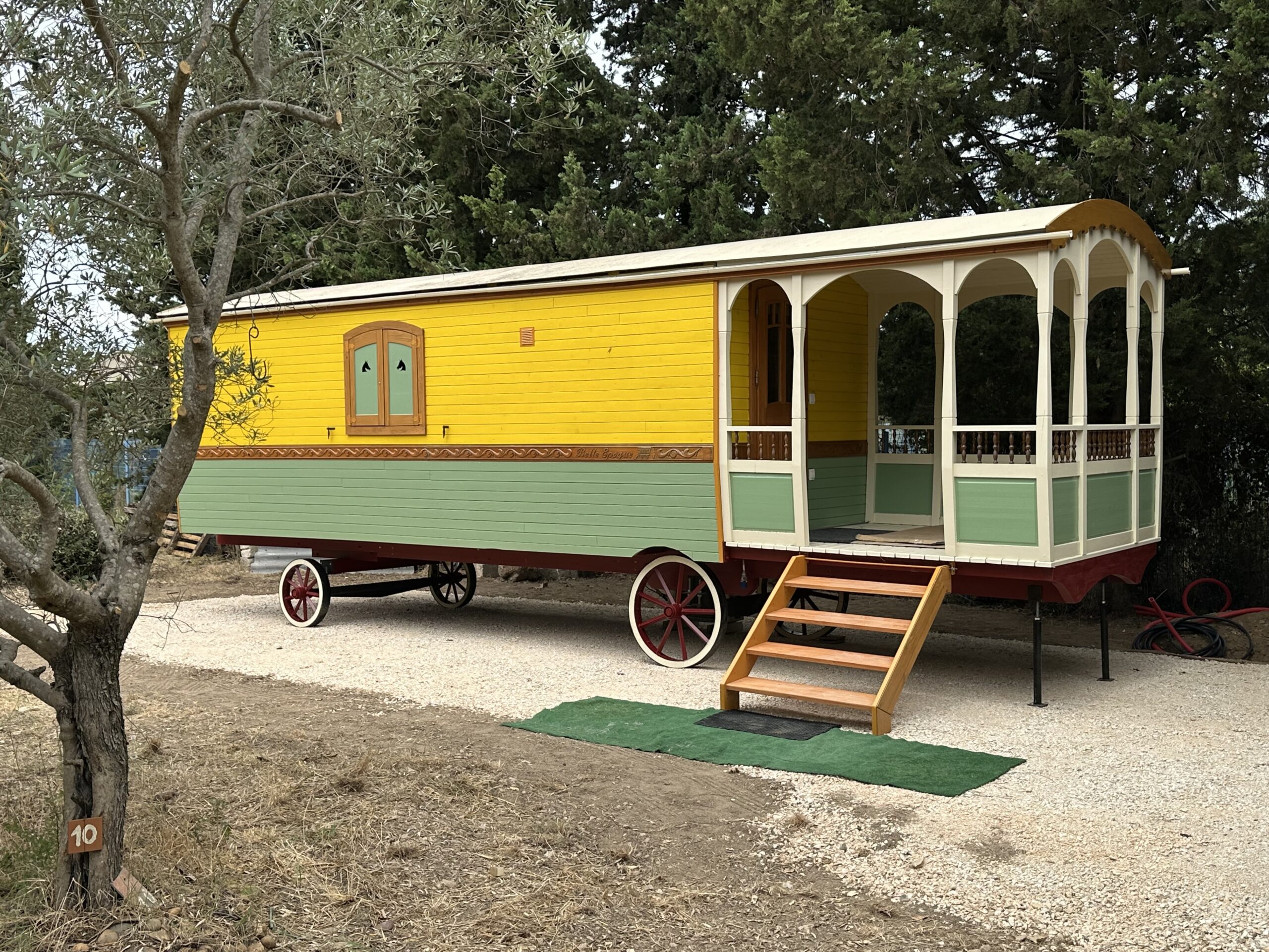 Au petit Mas. Location maison avec piscine à St rémy de provence
